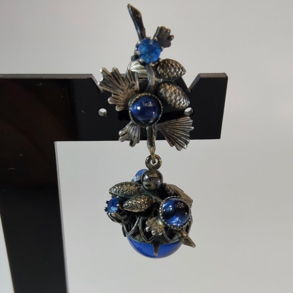 Schiaparelli Pine Cone Sterling Silver Earring Glass Sapphire 1pcs.