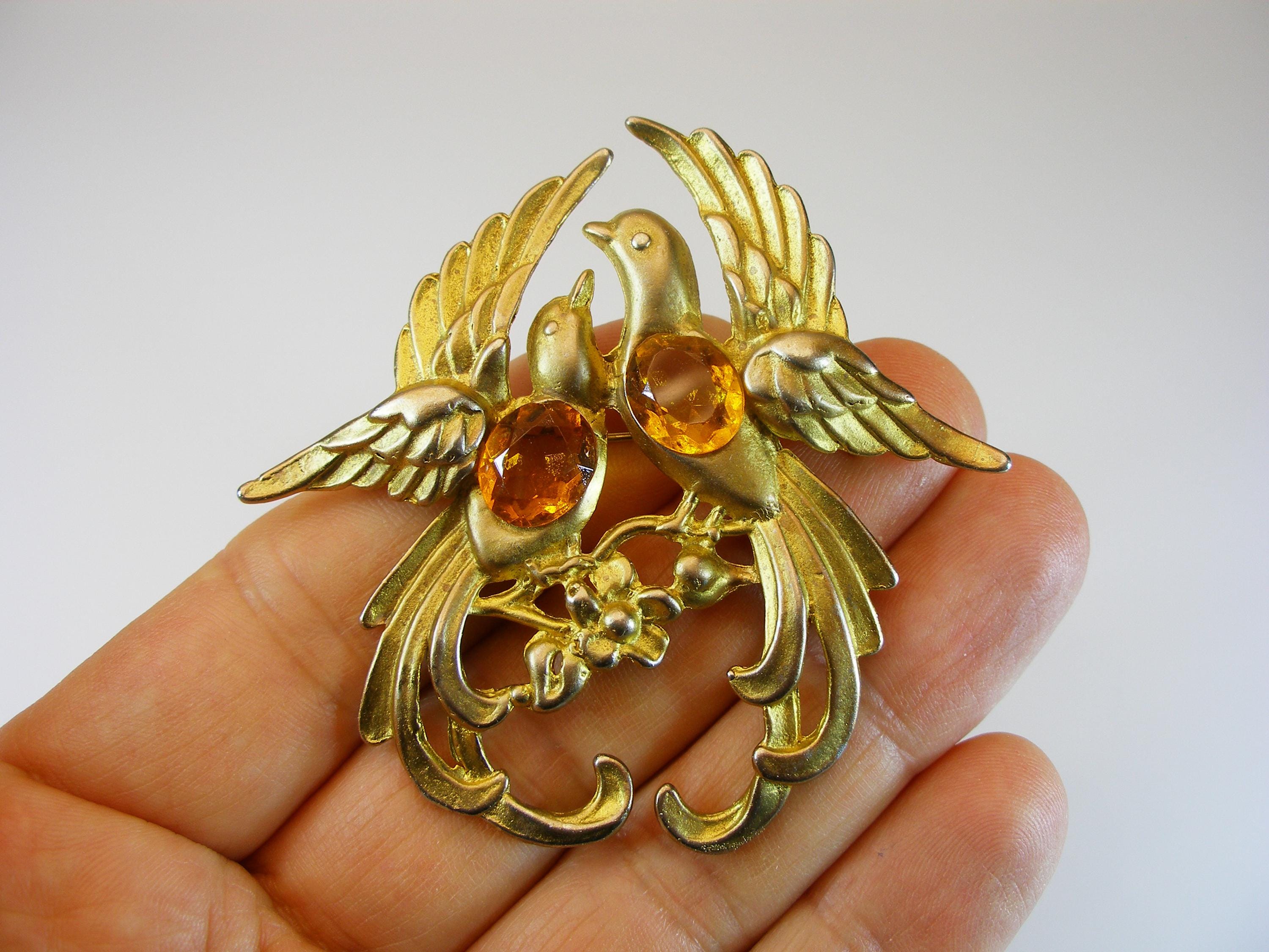 Fred Gray Brooch - Etsy Hong Kong