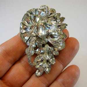 Signed EISENBERG Vintage Rhinestone Brooch-Rhodium plated-Austria Crystal-Made in in 1940’s-Excellent Vintage Condition-Shiny Crystals