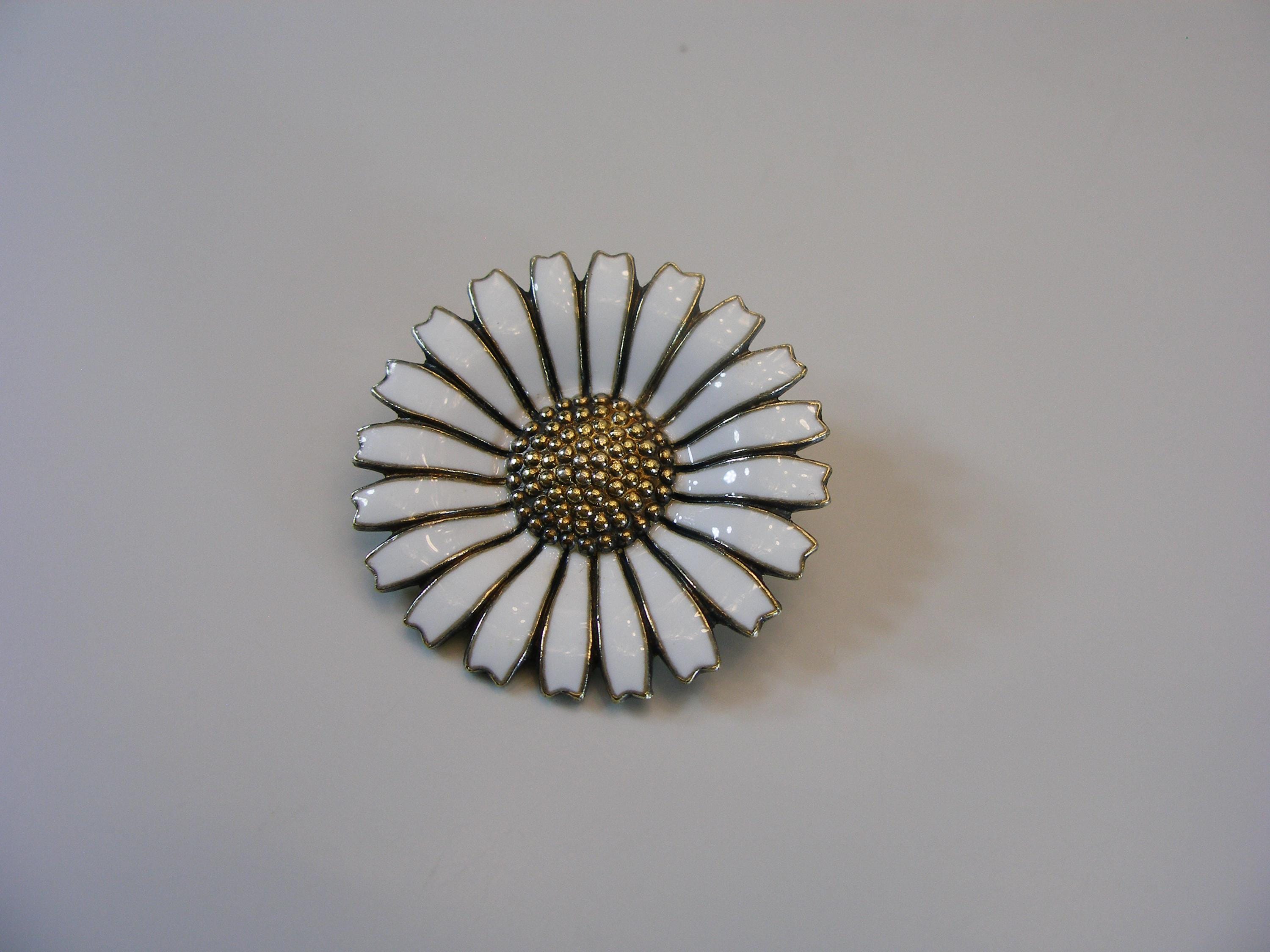 アントン・ミッシェルセン作、ホワイトデイジーブローチ、デンマーク産