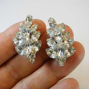 Signed EISENBERG Vintage Rhinestone Earrings-Rhodium plated-Austria Crystal-Made in in 1940’s-Excellent Vintage Condition-Shiny Crystals