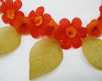 Vintage Lucite red flowers and green leaves necklace, Vintage Lucite Flower 20” Choker