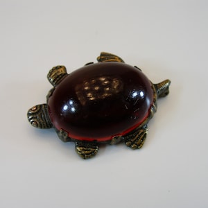 Vintage Turtle Pin Brooch-Turtle Brooch-Tortoise Brooch-Jelly Belly Lucite-Red Cabochon -Tortoise Jewellery-Jewelry-Turtle Gift-Brooch Pin