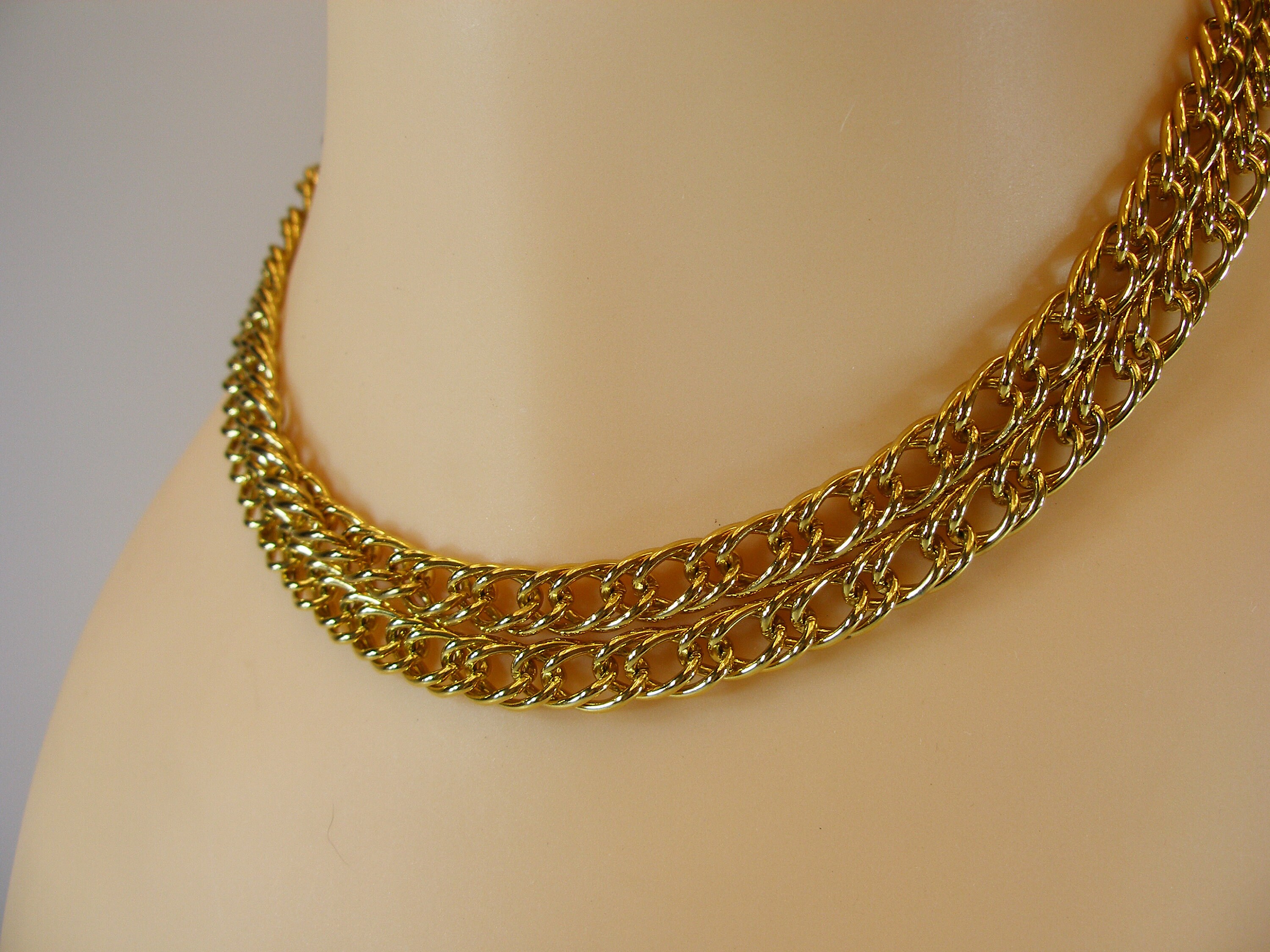 Vintage Gold Tone Chain Patent Number 3427681 Miriam Haskell Vintage Gold Tone Chain Patent Number 3427681 Miriam Haskell