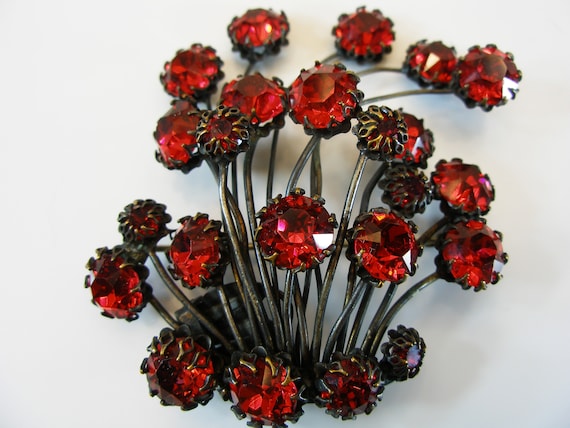 1950's　red rhinestone　fringe　brooch Vintage 1950s Large Red Brooch - Jewels Past | Vintage