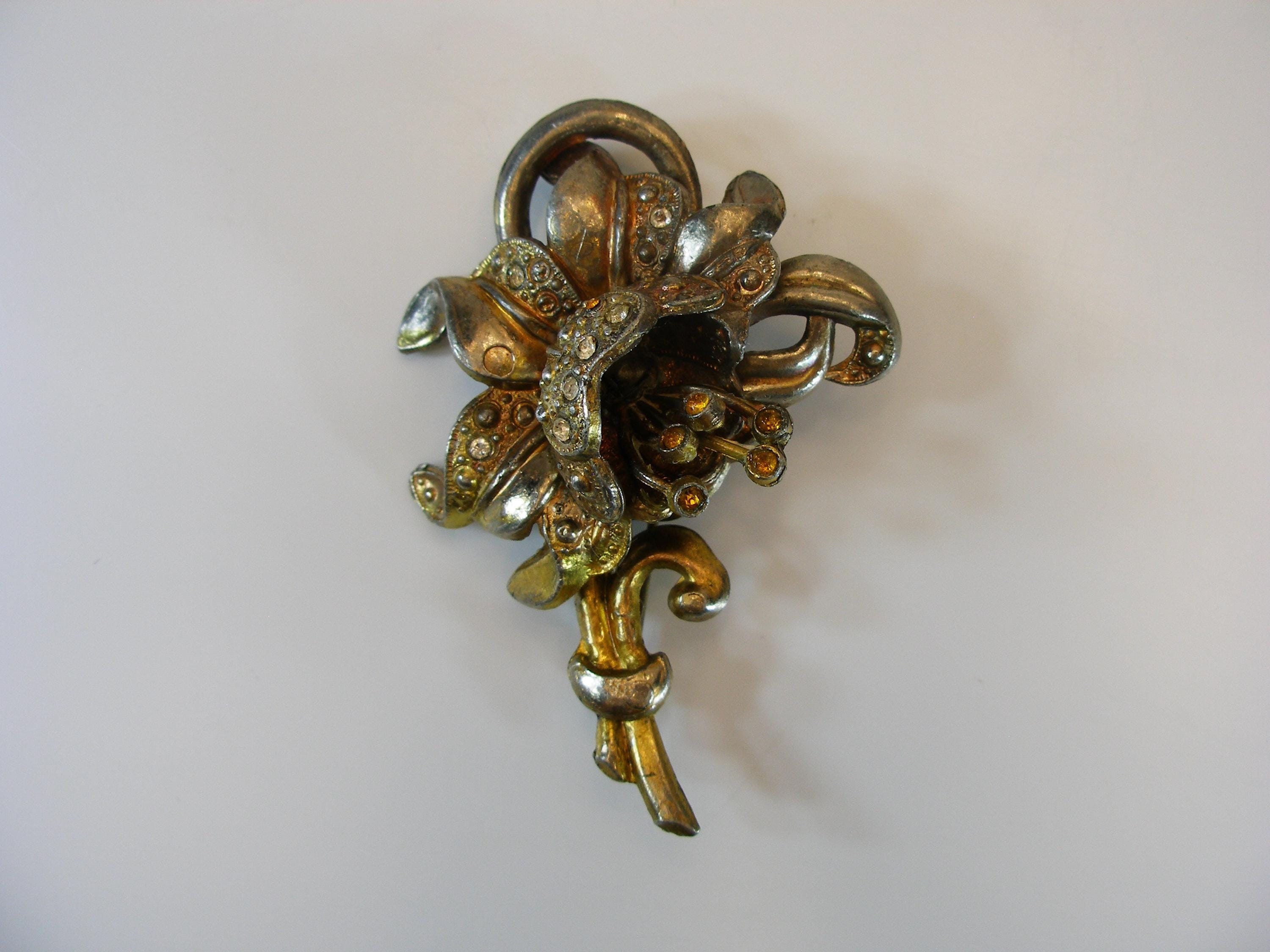 Fred Gray Brooch - Etsy Hong Kong
