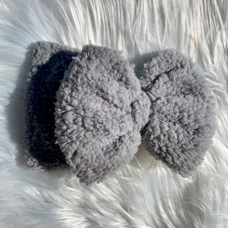 Gray Sherpa Head Wrap and Nylon Bow