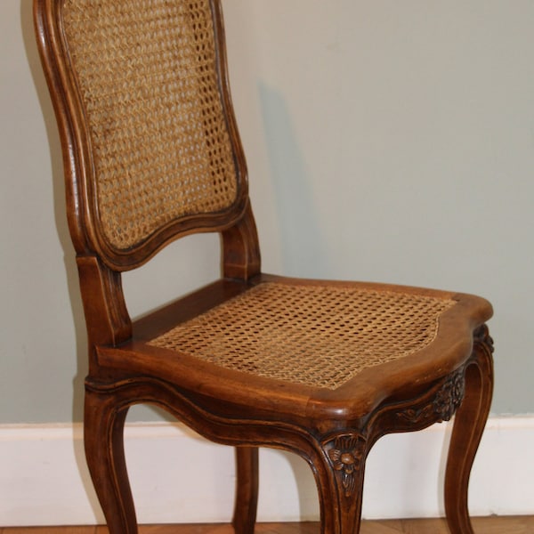 Chaise en cannage en bois chic français style Louis 15 Chaise faite à la main Chaise en bois Chaise de salle à manger en bois Chaises de salle à manger Salon Meubles de style français