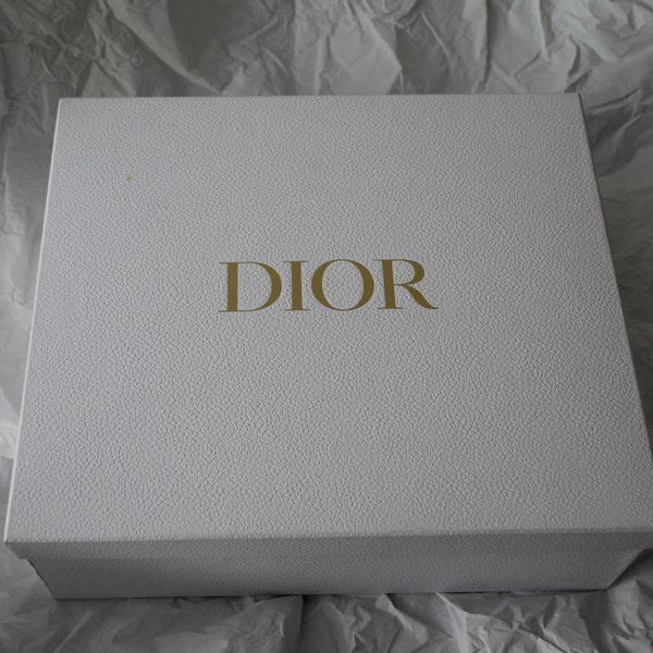 DIOR box White gift box Fashion accessories Packaging Storage Dior clothes Dior Bag Gold Dior box gift box Wrapping Storage Minimalist