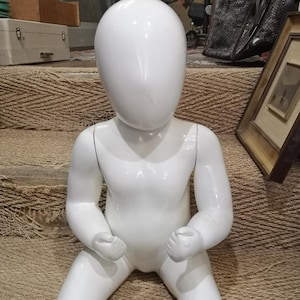 Vintage White vitrine Mannequin Sitting baby mannequin Sitting child mannequin Store Clothing display Body Fashion decor Haute couture