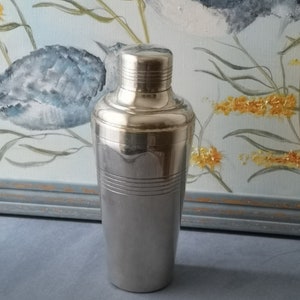 Martini shaker Silver plate Cocktail shaker Barware Bar accessories French Vintage shaker Bar decor Man cave Drink mixer Bar tools Gift