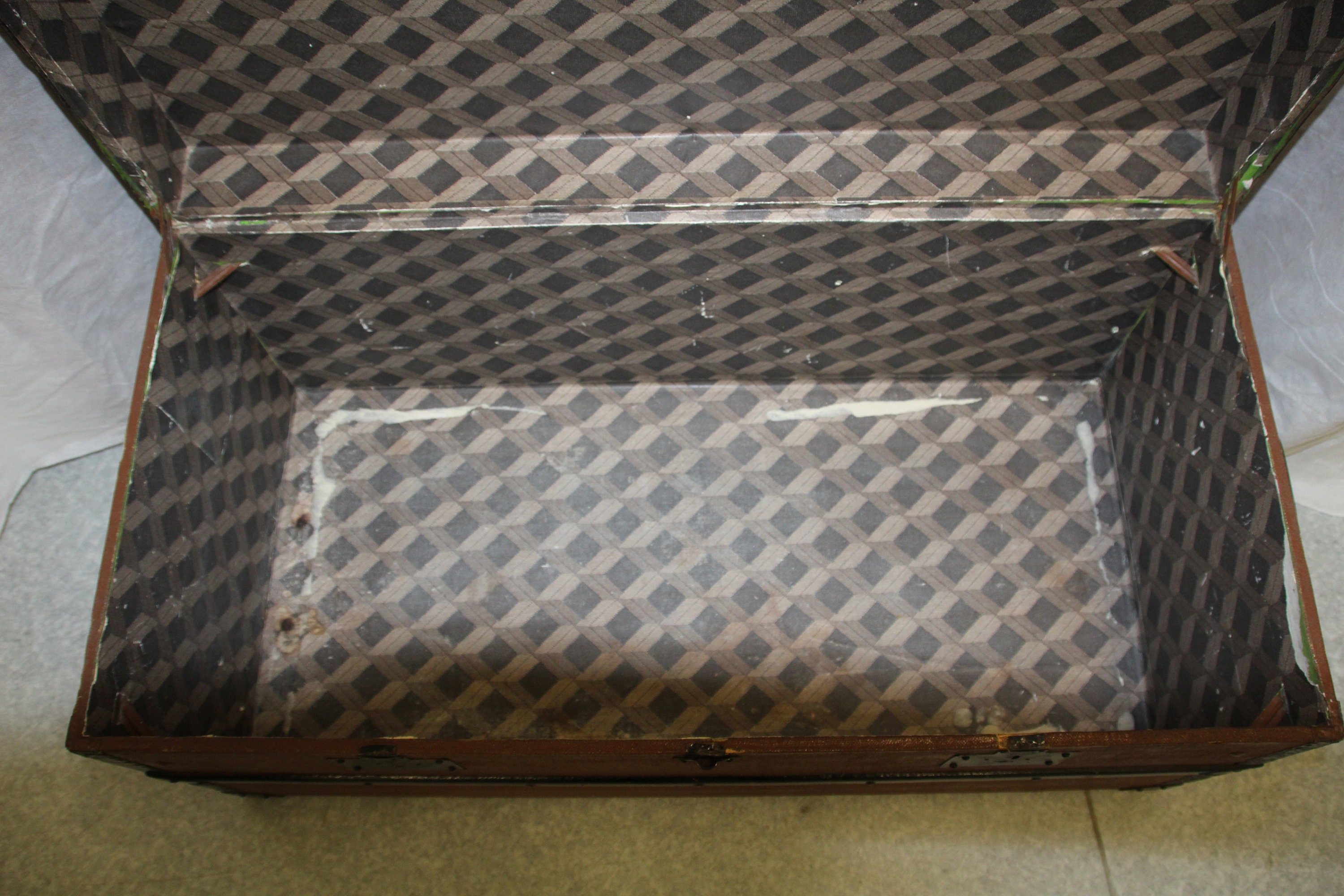 Large Vintage French Trunk Louis Vuitton Style Coffee Table -  Israel