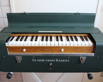 French Vintage harmonium Pump organ Le guide-chants Kasriel Reed organ Musical instrument Electric organ Music gift Musician Collectible