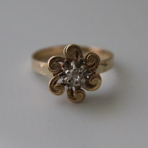 Engagement ring Diamond ring Gold ring 18K gold Promise ring Flower ring Romantic gift Solitaire ring Solitaire diamond engagement ring