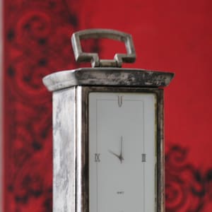 Horloge de calèche Horloge de voyage Horloge d&#39;officier Horloge de bureau en argent Presse-papiers Horloge de collection en argent Décoration de bureau Boîte à bijoux Rangement