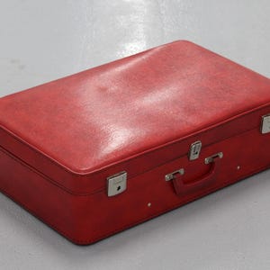 Vintage Red suitcase Valise bordeaux Burgundy suitcase Vintage luggage Retro luggage Vintage suitcase Travel Luggage Cinema Movie decor