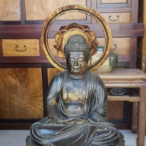 Buddha statue 大仏 Meditation Giltwood statue Edo period Buddhist art Japan Antique Japanese Buddha sculpture Diabutsu Carved wood 仏 仏陀 日本