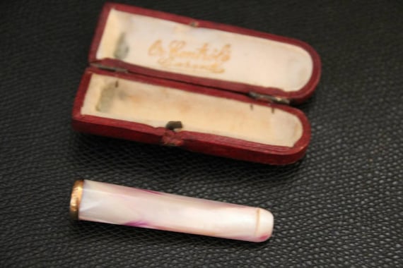 14k gold cigarette holder Cigarette Holder 14K Gold Mother of Pearl Smoker Tobacciana