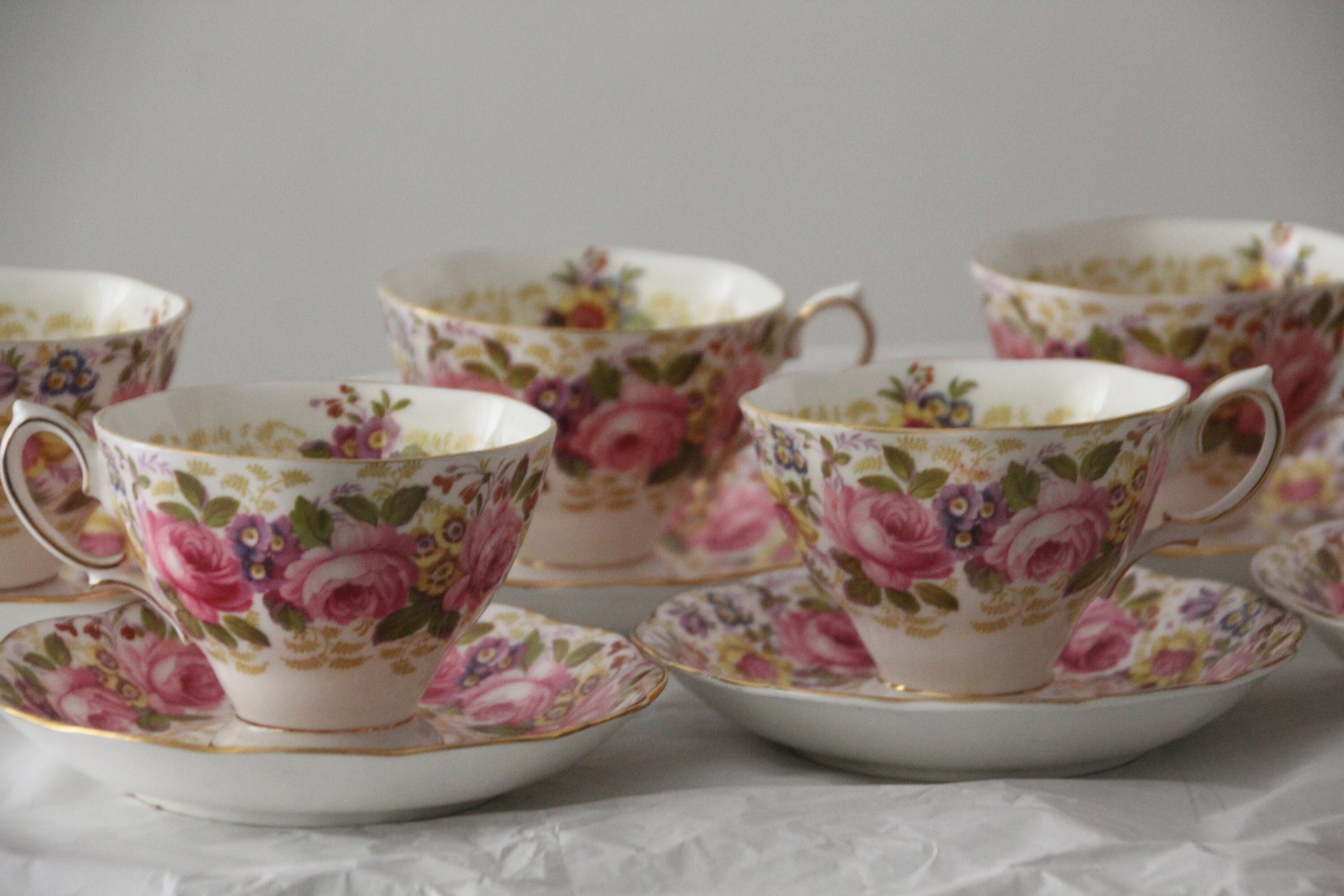 Porcelaine Set à Thé de 6 Roses Roses Décor Motif Floral Tasse et Soucoupe Porcelaine Fine Sertif Po