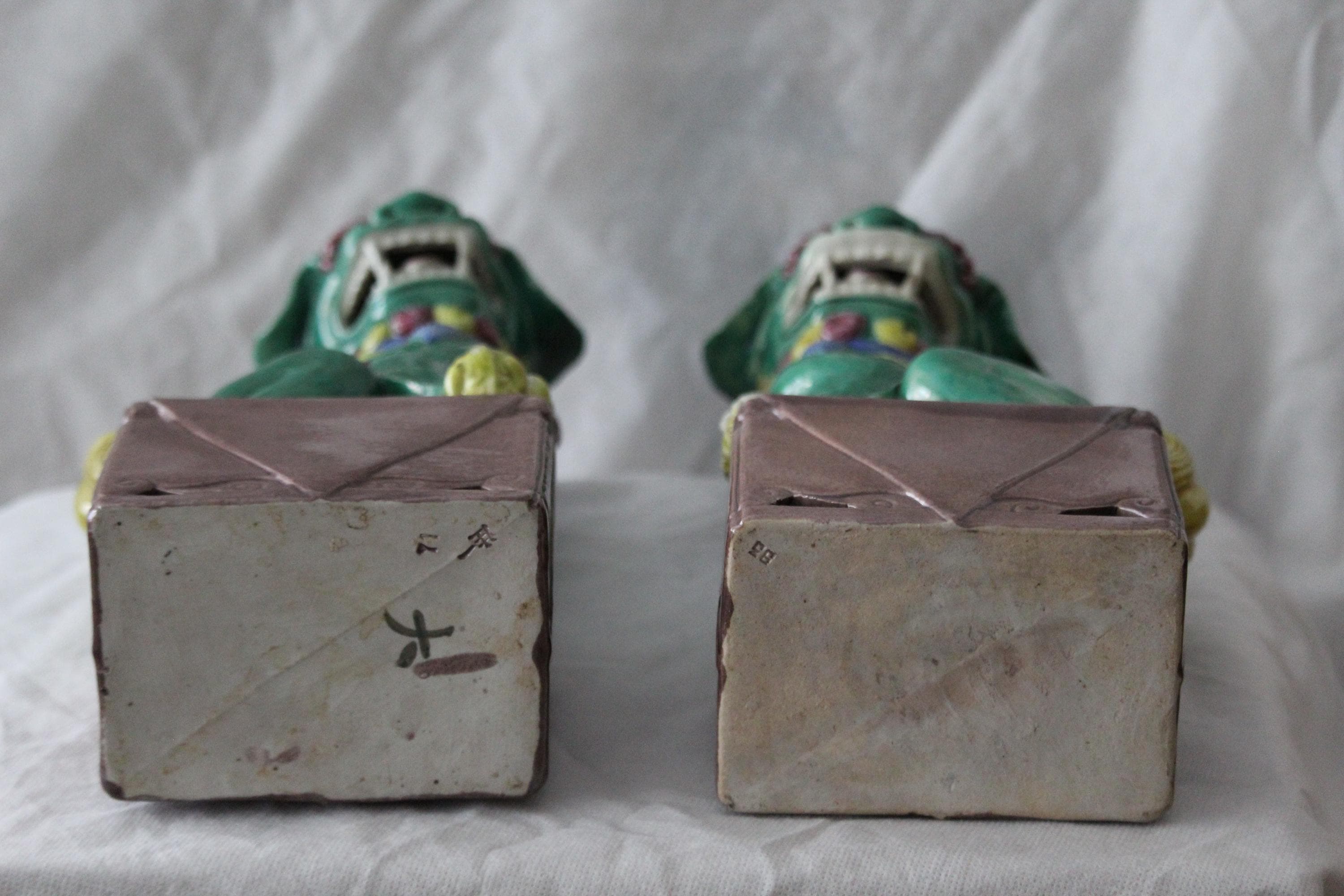 大型中国風福犬像 黄緑犬 ギフト 犬置物 風水 陶器 守護寺 福犬 守護