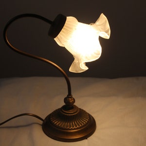 Tulip lamp Romantic decor Art Nouveau lamp Tulip lampshade Brass base Tulip decor Table lamp Gold lamp Bedroom Gold Accent lamp Desk lamp
