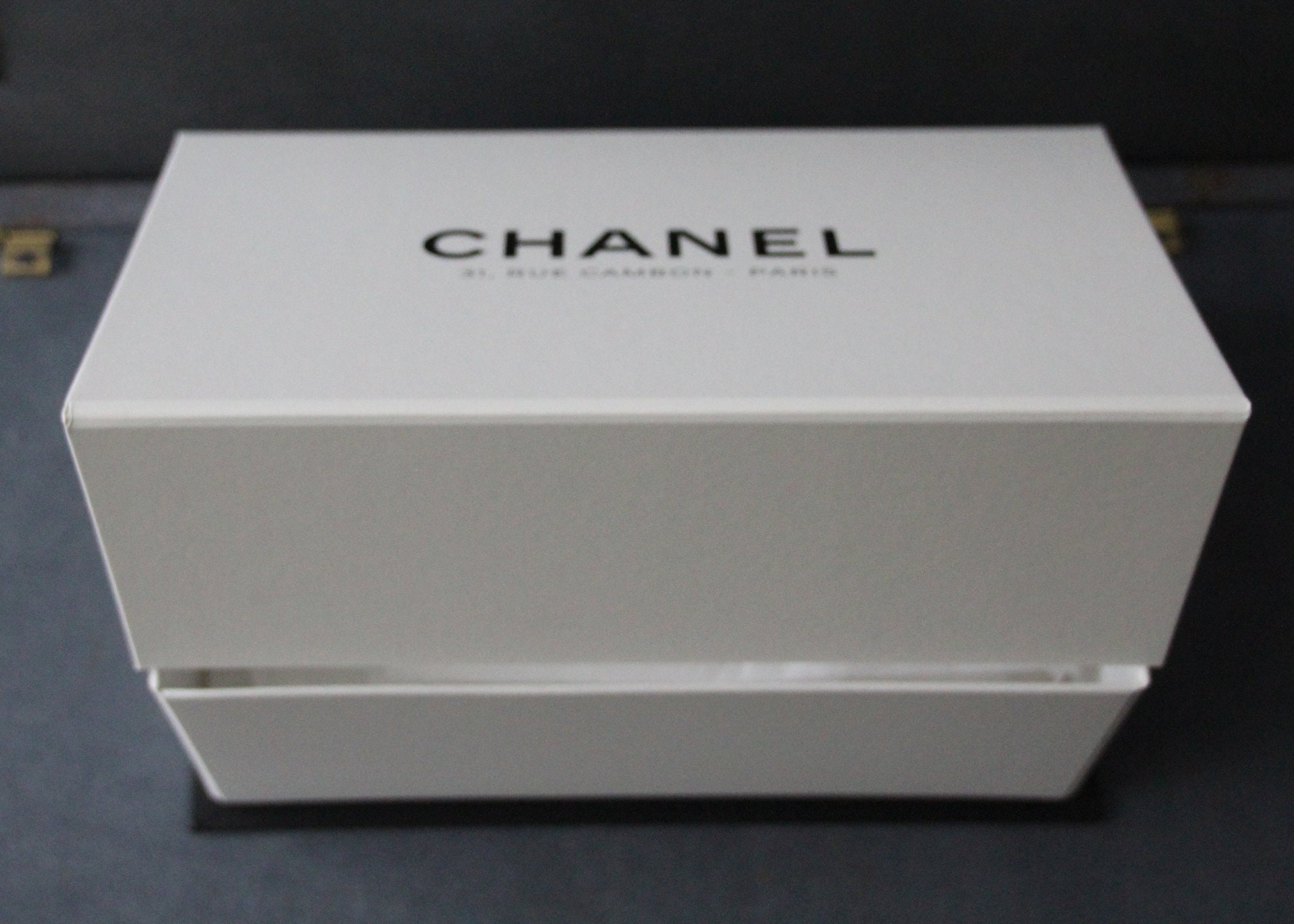 CHANEL ギフトボックス ホワイト36個 シャネル パリ ホワイト ギフトボックス バッグ ディスプレイ ブラック