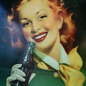 Segno di coca cola Annunci di coca cola Coca cola vintage Annunci vintage Coca cola Pin up girls Pubblicità d'epoca Oggetti da collezione Coca Cola Segno di coca cola