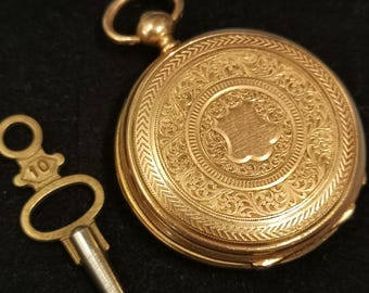 Gold pocket watch with key 18K White enamel 19th century Mechanical watch Jewelry