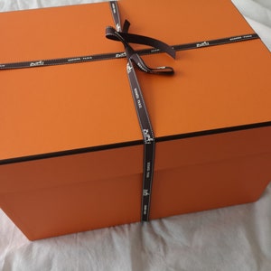Grande boîte rectangulaire Boîte de rangement Boîte orange Vêtements Sac boîte Accessoires de mode Cadeau