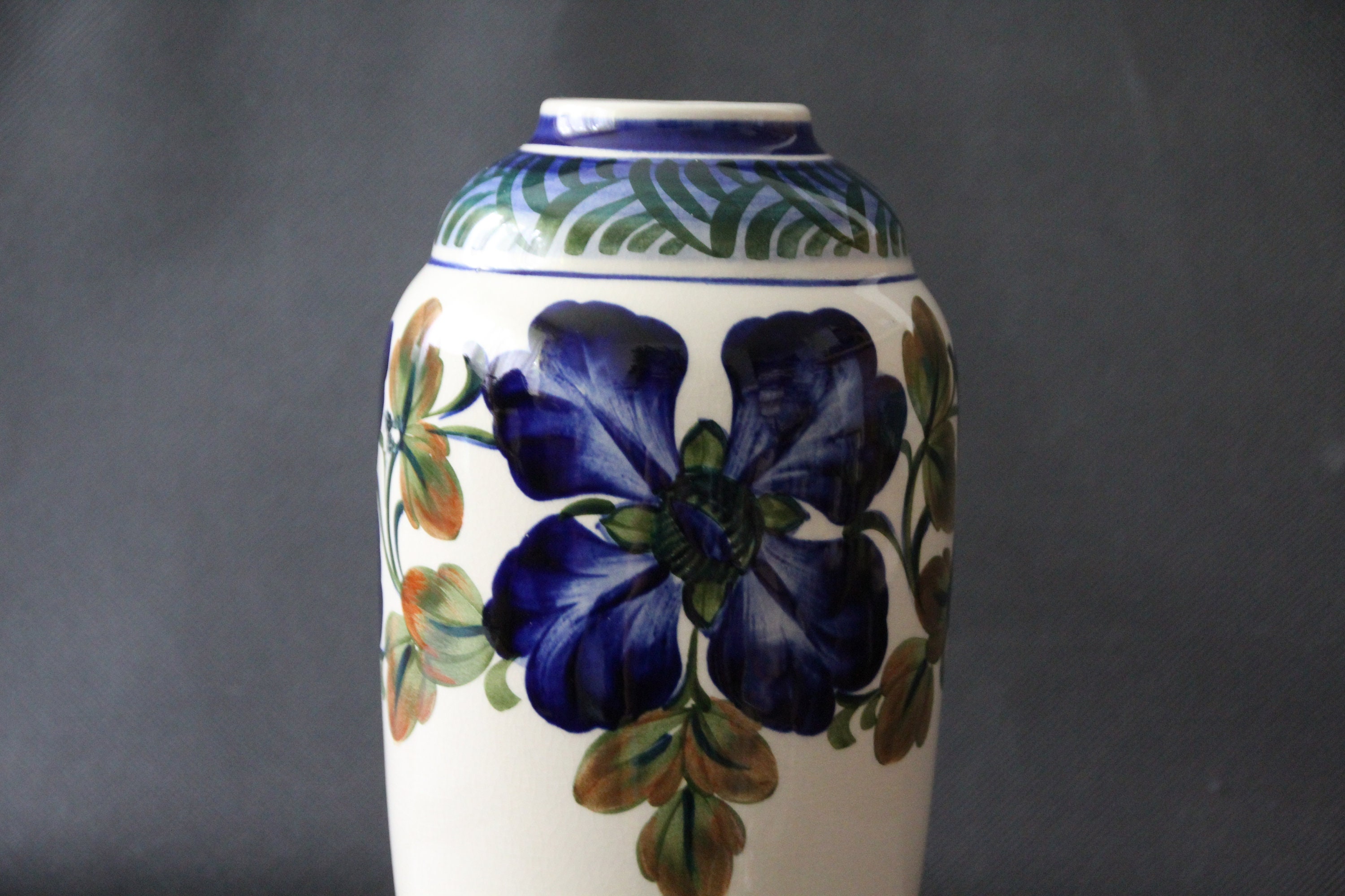 Vendu Royal Copenhagen Danemark Vase en Faïence Cobalt Bleu Fleurs Décor