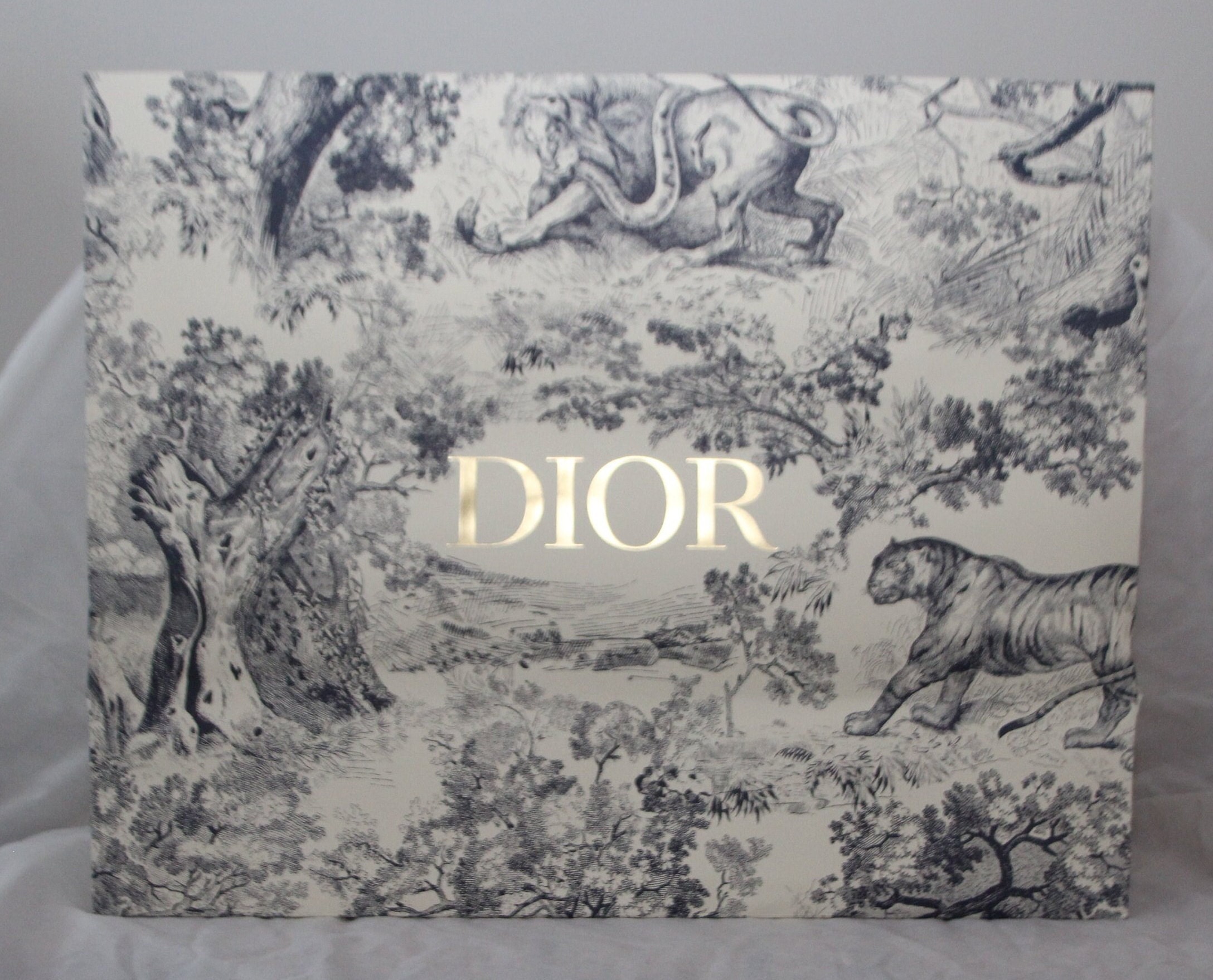 Dior Authentic Logo Stars Gift Wrapping Paper Approx 6 Ft. 27.5” Wide White  Gold