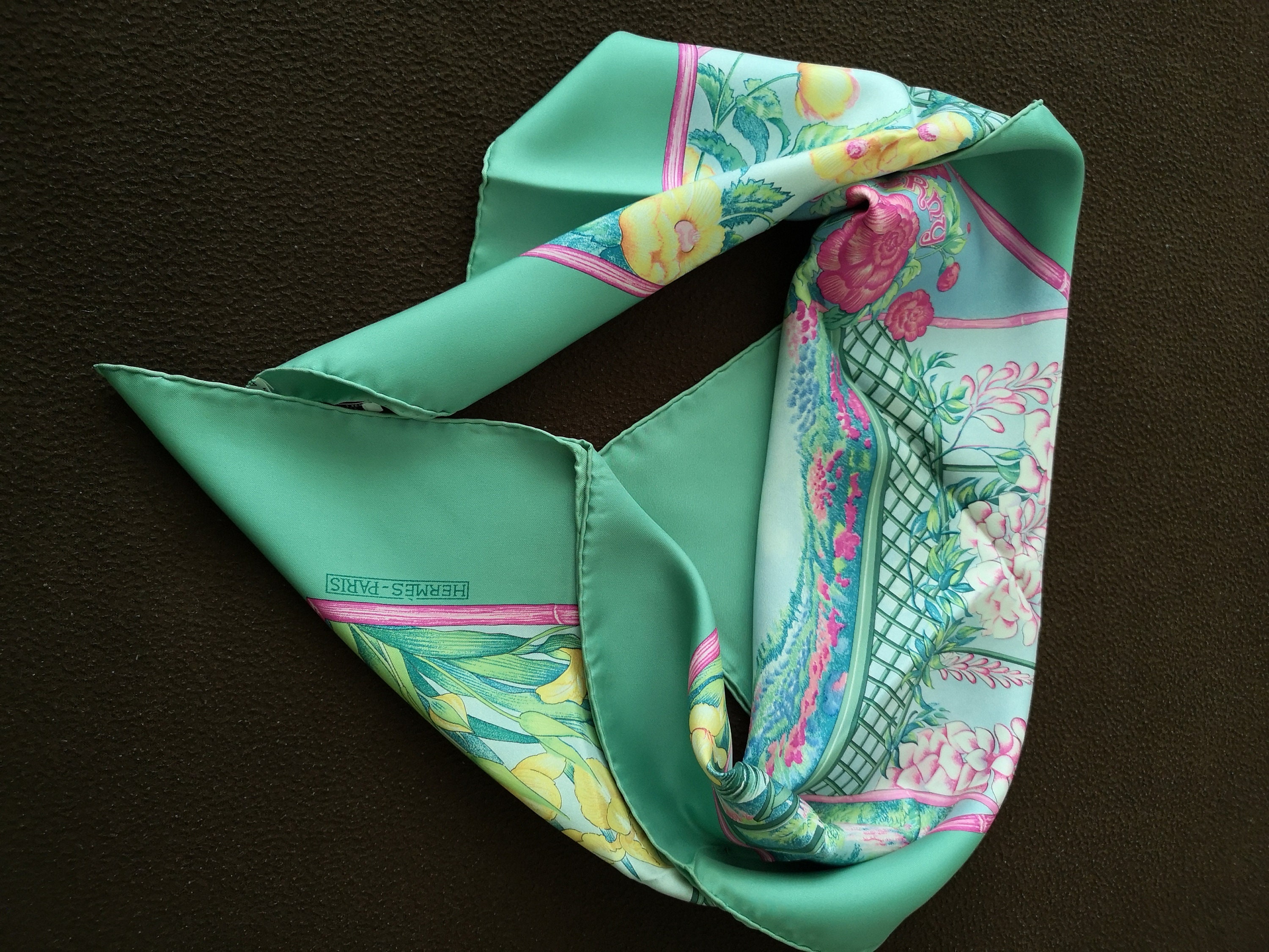 エルメスのシルクスカーフ、ジヴェルニー庭園、モネ、藤、池、睡蓮、花