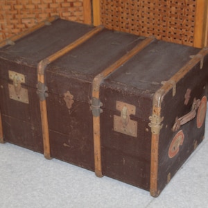 Large Vintage French trunk Louis Vuitton style Coffee table Antique chest Vintage Side table End table Living room furniture Coffee table