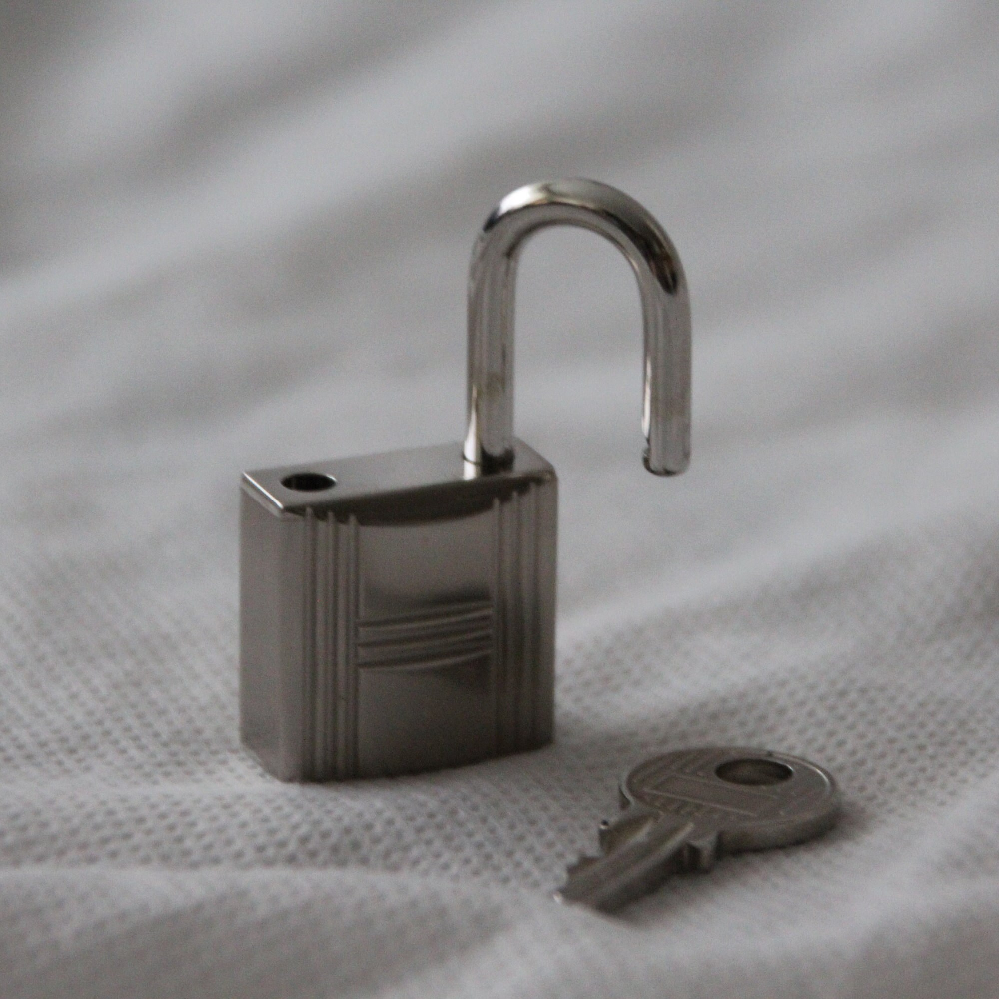 Hermes 121 lock new arrivals