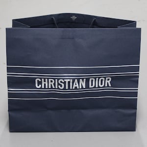 Sac cadeau Cabas Dior Abeille bleue argentée Sac cabas Dior Shopper Accessoires de mode Emballage Rangement Emballage Rangement Idées cadeaux