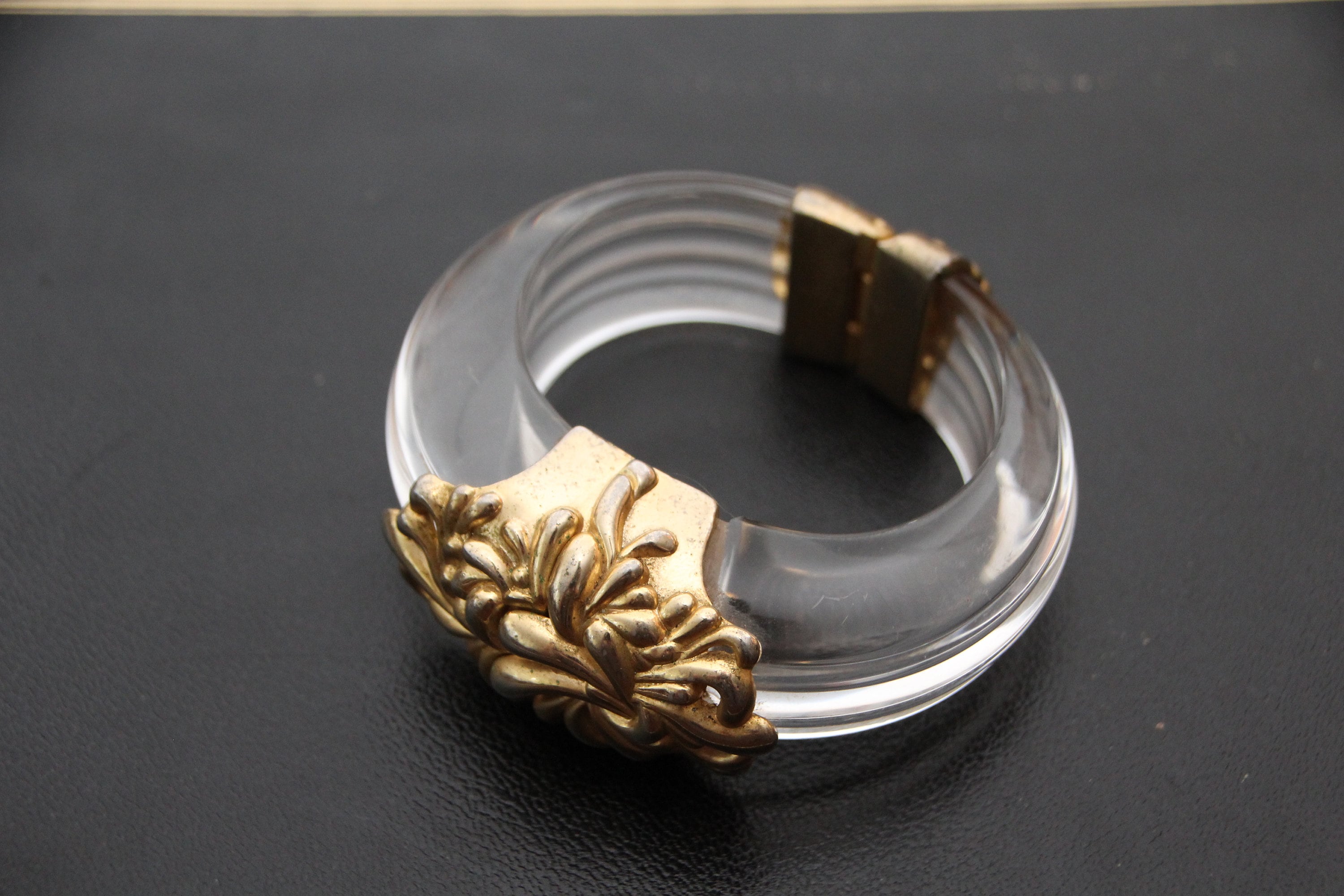 Vintage Inna Cytrine Paris Lucite and Gold Bangle – The  Vintage French Inna Citrine jeweled bracelet display picture 1
