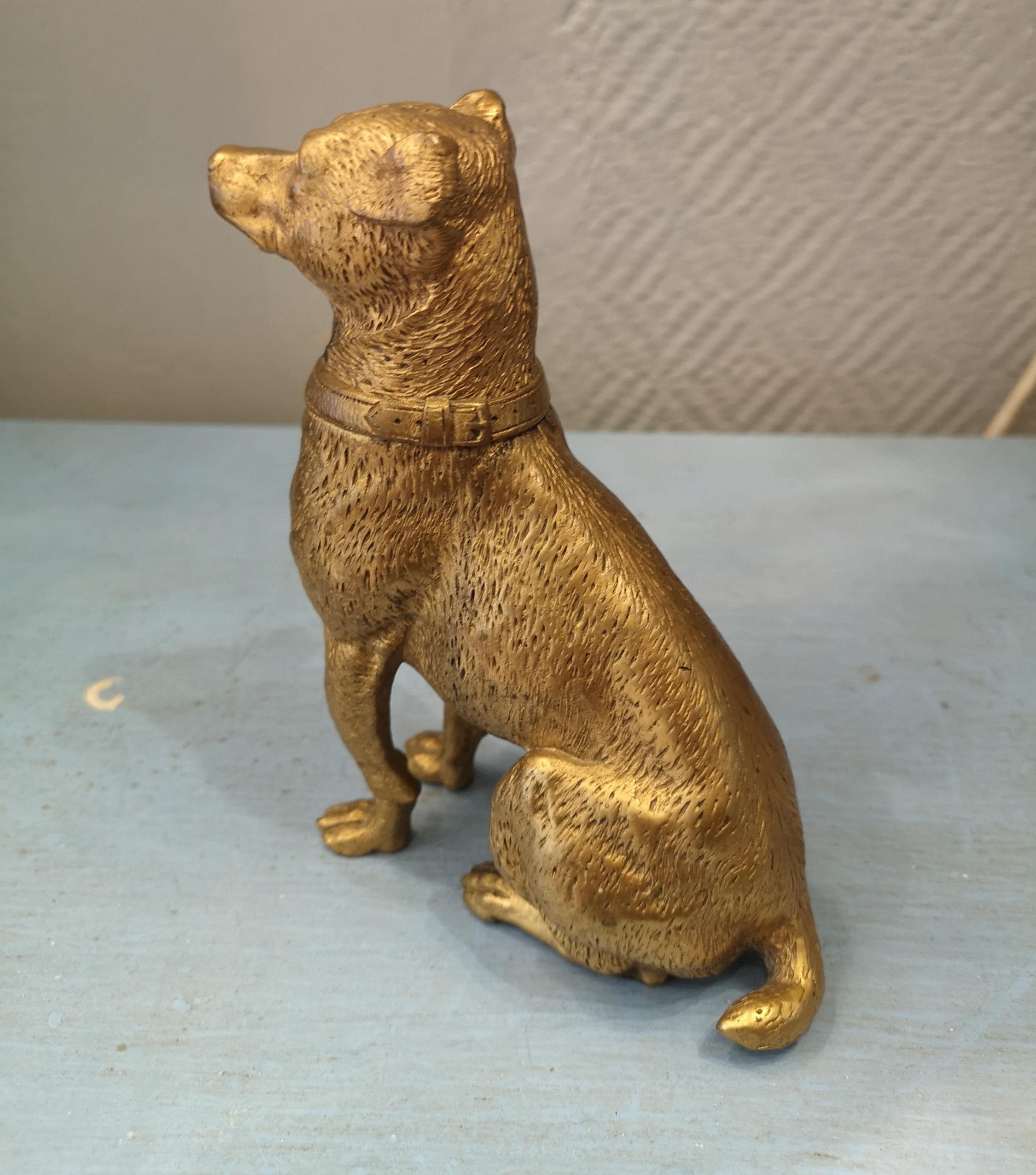 金の犬の置物 動物の彫刻 犬の像 金メッキブロンズ 狩猟犬のギフト 犬