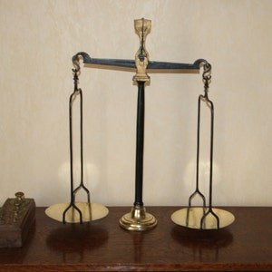 Vintage French Bakery scales with weights Kitchen decor Scales of justice Kitchen scales Antique French kitchen balance scales Gold Bronze