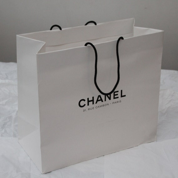 Chanel Shopping Bag White and Black Gift Bag Fashion
