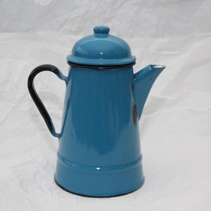 Vintage Blue enamel kettle Turquoise Coffee pot Blue tea pot Rustic Farmhouse Enamelware Retro kitchen decor Shabby chic Blue home decor