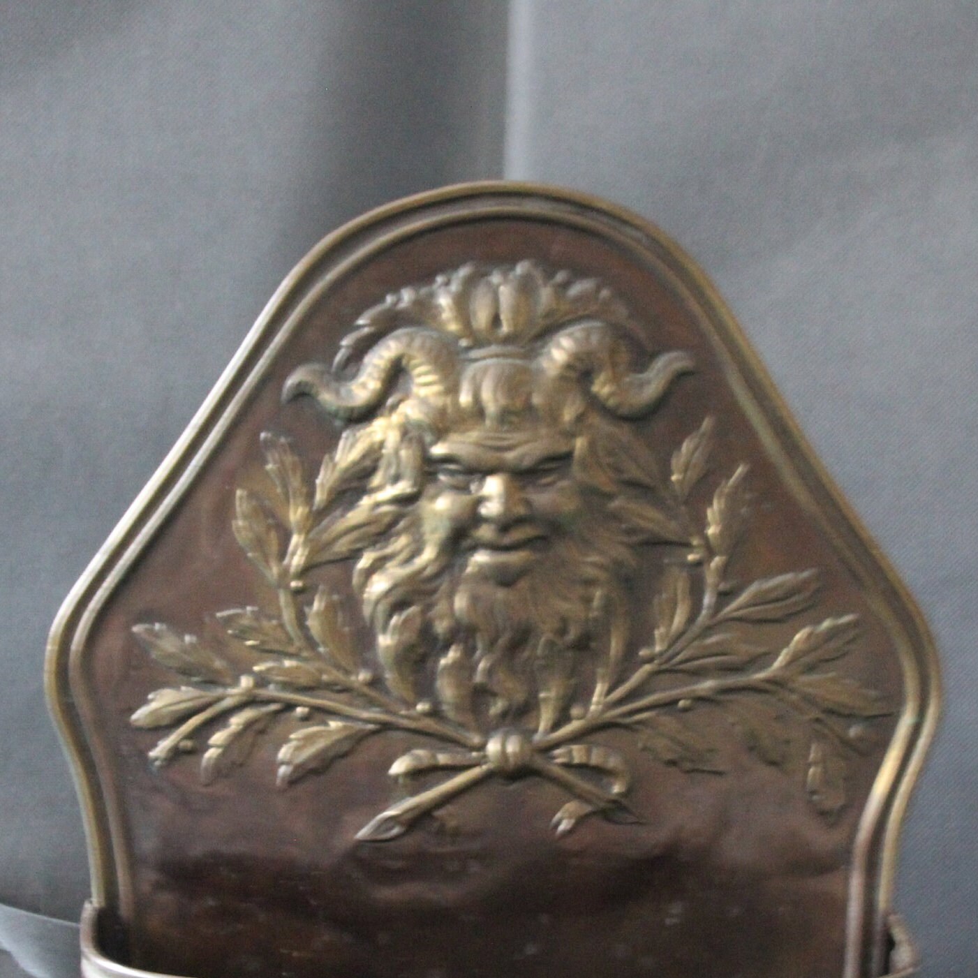 Décor Mural Gothique Art de La Tête Démon Décor Du Diable Corné Satyre Faune Art Raisins Boîte en La