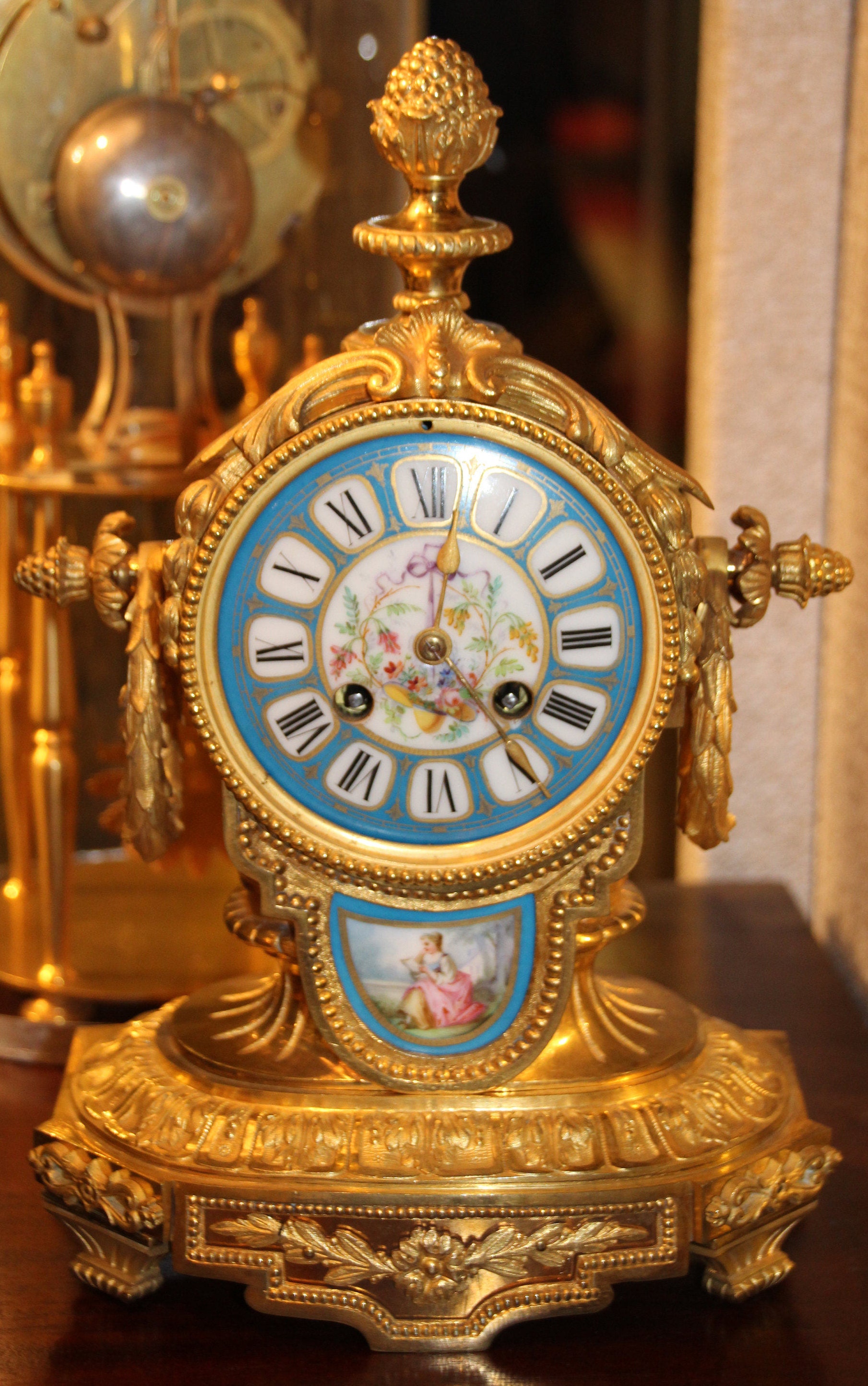 Pendule Horloge Antique Mantel Dorée Or Bleu Sèvres Porcelaine Ormolu Pendule Français Antique Idées