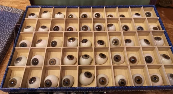 vintage glass eye usa製antique glass eye Medical Antiques Antique Glass Eyes Real Glass Eyes Antique