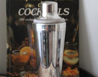 Art Deco Silver Cocktail Shaker Martini Drink maker Barware