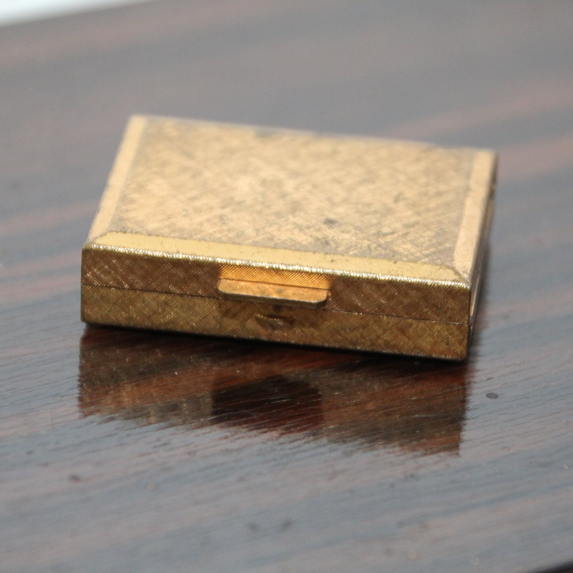金メッキの希少なゴールド時計 NEPRO VINTAGE ピルボックス ミニチュア