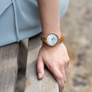 Relógio feminino gravado em madeira de oliveira, relógio de madeira, relógios de pulso, presente para mães, relógio feminino, relógio personalizado, Montre en bois, ZW10