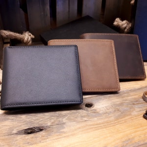 Mens Wallet, Mens BiFold Wallet, Groomsmen Wallet, Black Wallet, Engraved wallet, Leather wallet, Credit Card Wallet, Handmade Wallet