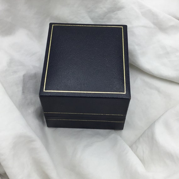 Black and gold ring  jewellery box second hand - image 1