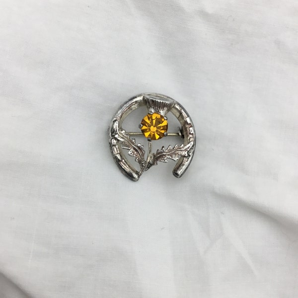 Vintage silver 1940s - 1950s Scottish Celtic thistle lucky horseshoe small brooch or lace pin citrine glass orange yellow stone. Size 2.2cm