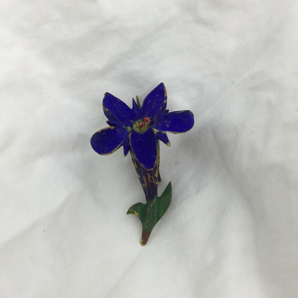 Vintage Art Deco blue and green alpine flower brooch 3D carved flower plastic. Size 3.5cm x 2.4cm widest. Gentian plant